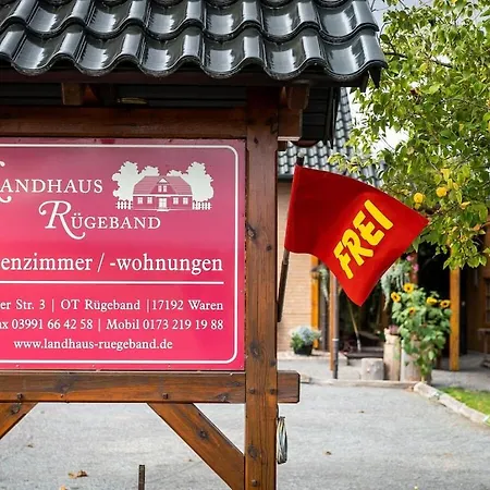 In The Ruegeband Ferienhaus Waren (Müritz)